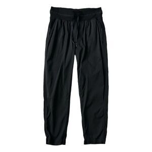 Lululemon Dance Studio Crop Pant in Black Swift Fabric Size 4